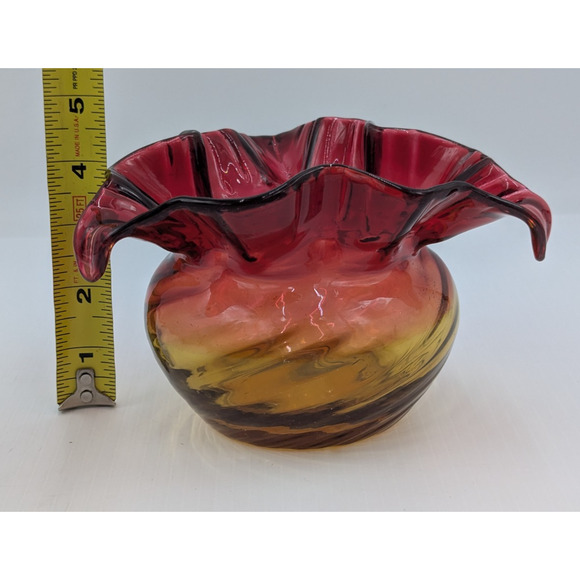Vintage Red and Amber Amberina Optic Swirl Ruffle Top Vase Bowl - Picture 13 of 14